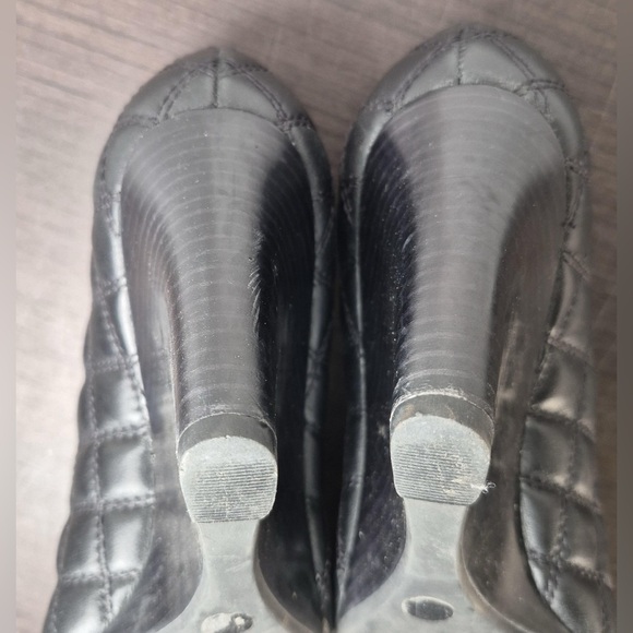 TORY BURCH Claremont Black Leather Quilted Almond Captoe Wedges, Size 7.5 - Picture 6 of 16